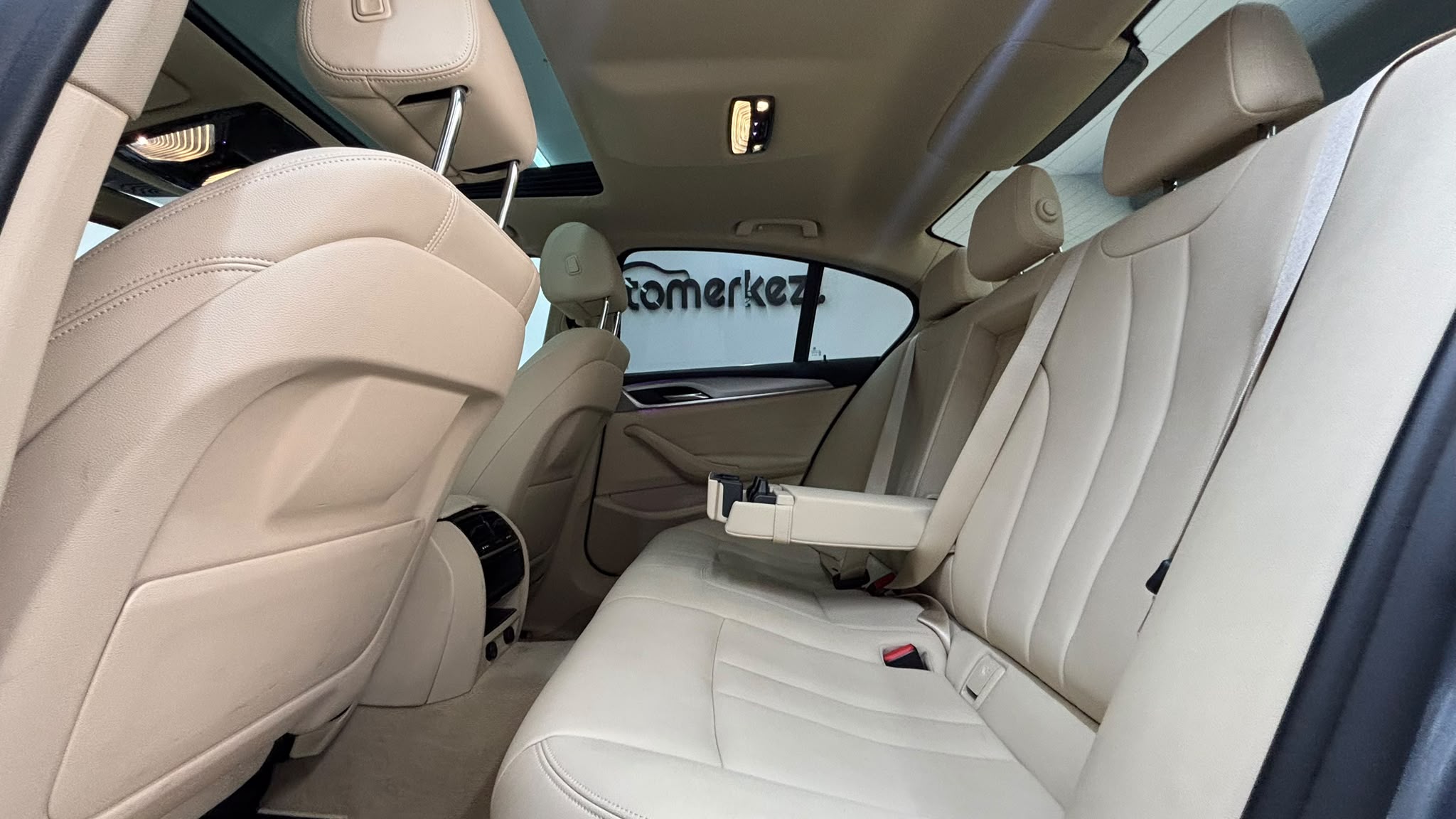 BMW 520i 16
